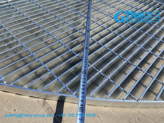 Serrated Bar Grating for Tank floor, Non-slip surface, 32X5.0mm load ...