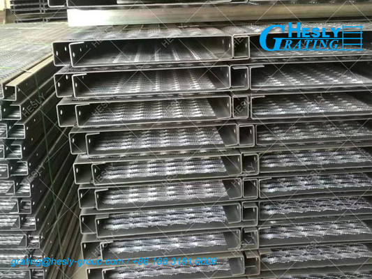 Antiskid Safety Perforated Grating Walkway with Alligator Mesh | China Perforated Grating Supplier