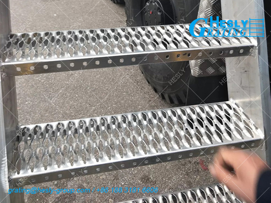 Non-Slip Safety Grip Grating Plank, Shark Mouth Grating walkway, Grey powder coated, China Grating Factory sales