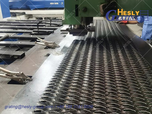 Diamond-Strut Safety Grating Plank, 350mm width, 2.0mm galvanised steel, HESLY Brand, China factory sales