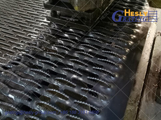 12gauge Grip Strut Safety Grating Walkway, Serrated surface that provides maximum slip protection, 3" deep channel