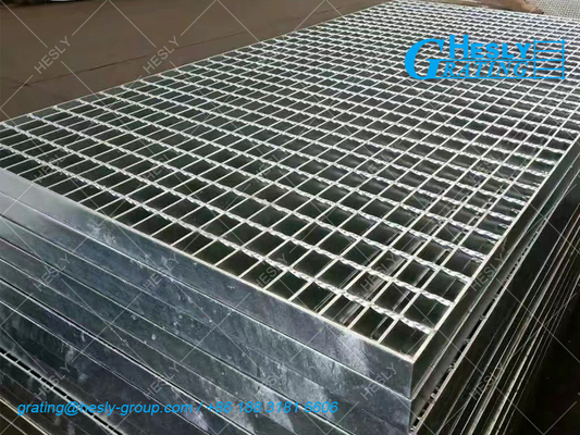 Welded Bar Grating, 32X5mm load bar @ 30mm pitch, 6mm square twisted bar, 1X1m grating panel, 50 micron meters zinc layer, HESLY China Grating factory