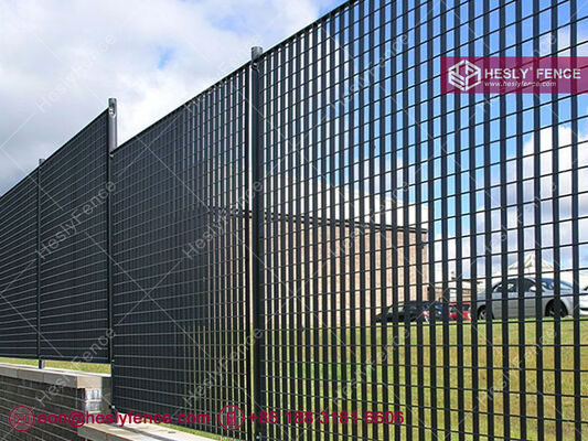 hot dipped galvanised Steel Grating Fence | Metal Grating Fencing | 60X60mm square post