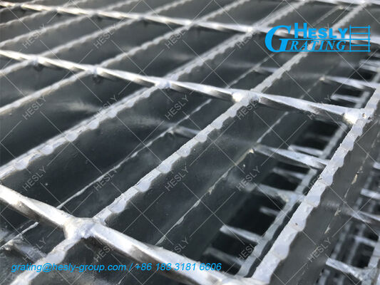 Welded Bar Grating Floor, 32*5mm load bar, High Zinc Layer, Serrated Surface, Chinese Factory sales
