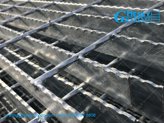Welded Bar Grating Floor, 32*5mm load bar, High Zinc Layer, Serrated Surface, Chinese Factory sales