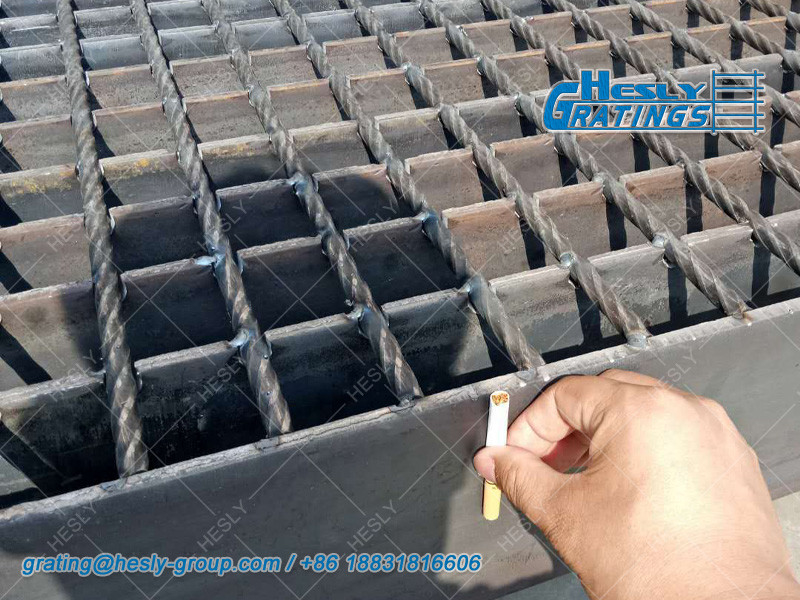 Heavy Duty Welded Steel Bar Grating | 200X10mm load bar | 40X500mm hole | H.D Galvanized 50micron meter - HESLY Factory