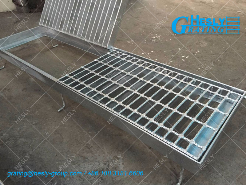 Steel Grating Drainage Trench Cover | High Load Capacity | Hot Dipped Galvanized | Fish Tail Frame - HeslyGrating
