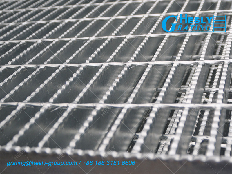Serrated Load Bar Grating | 80micron meter zinc layer | 30X100mm hole | Special Shape | Factory Sales - HESLY