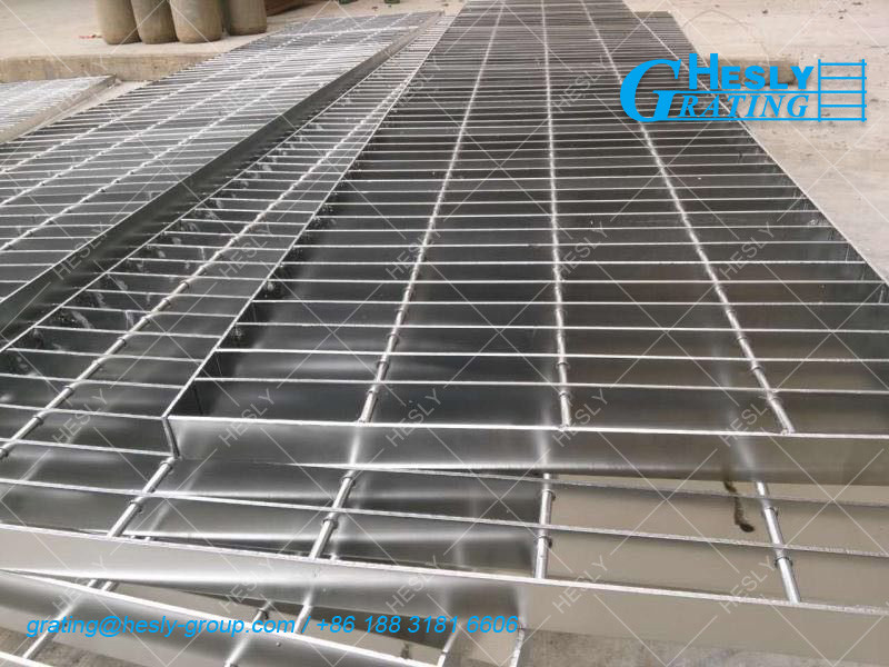 AISI304 Stainless Steel Bar Grating | Polished Finish | 40x5mm load bar | 30mm pitch - HeslyGrating, CHINA