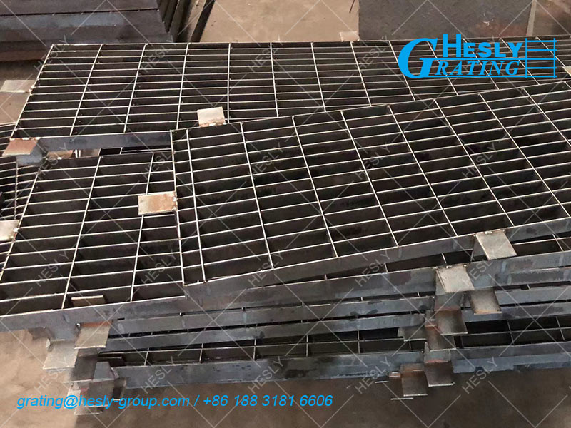 Welded Bar Grating Trench Cover System | Hot Dipped Galvanized | Fish Tail Frame - HeslyGrating