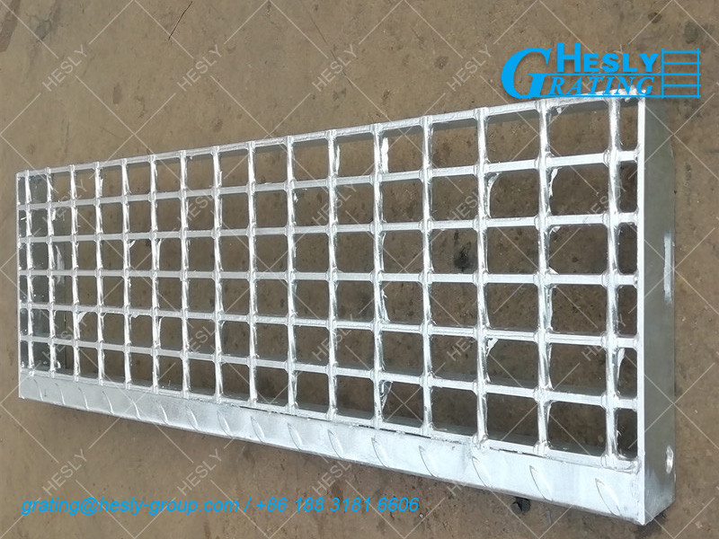 H.D Galvanized Steel Bar Grating Stair Treads | Serrated Anti-skiddinng surface | Checker Plate Nosing - HeslyGrating