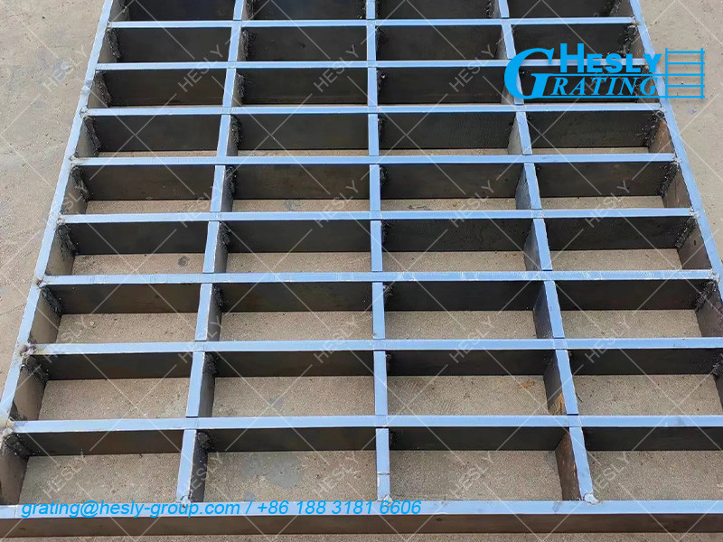Presslock Steel Bar Grating | 50X5mm bearing bar | 80μm Zinc coating | Heavy Duty Load | Hesly Grating China Supplier
