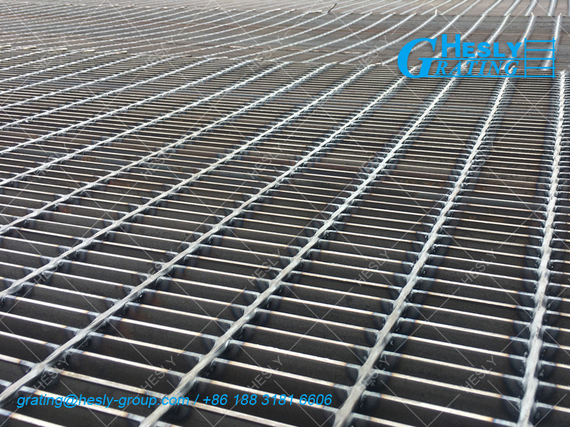 Hot Dipped Galvanized Welded Steel Grating | 32X5mm load bar | 80μm zinc coating | Mild Steel Grating - HESLY