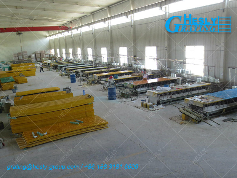 Moulded GRP Grating, 25mm height, 25X25mm square hole, 1X1m sheet, Gritted Surface, Chinese factory sales