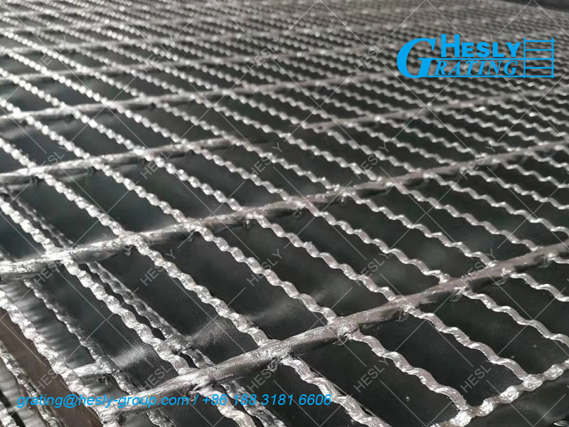 Serrated Bar Grating | 30X5mm beating bar @40mm pitch | 50 micron meter zinc layer | Hesly Grating, CHINA