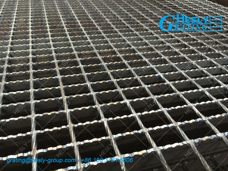 Serrated Bar Grating | 30X5mm beating bar @40mm pitch | 50 micron meter zinc layer | Hesly Grating, CHINA