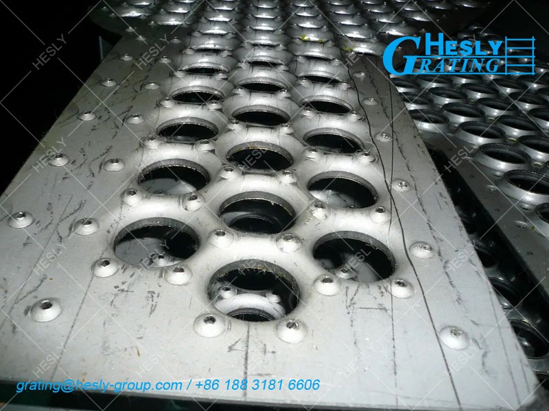 O-grip Safety Grating Plank, width 250mm, 2.0mm thickness steel, 2000mm length, Galvanised, China HESLY Grating factory