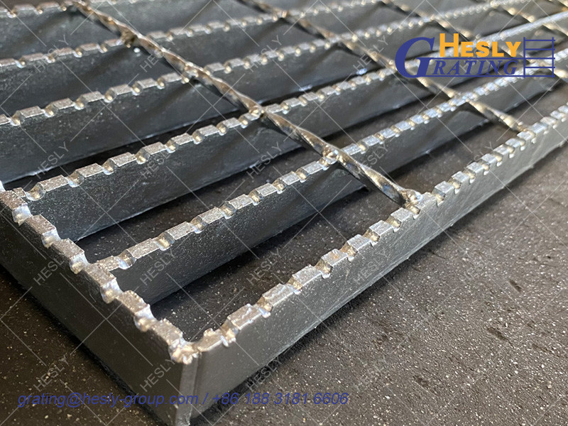 Serrated Bar Grating | 50X50mm square hole | 30X5mm load bar | 1X1m panel - Hesly Grating - China Supplier