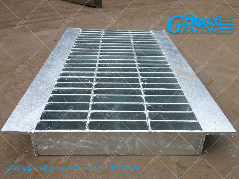 Steel Grating Drainage Trench Cover | High Load Capacity | Hot Dipped Galvanized | Fish Tail Frame - HeslyGrating