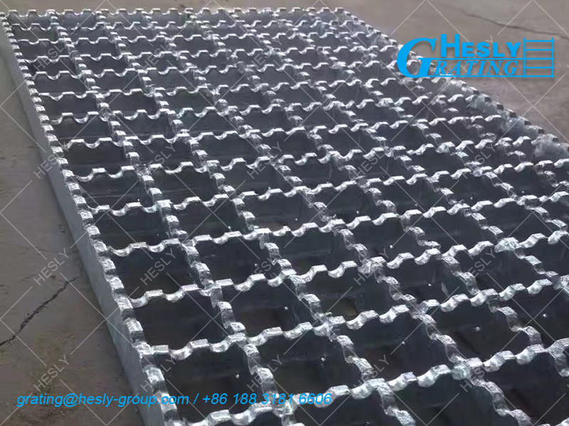 Hot Dipped Galvanized Pressure Locked Serrated Bar Grating | 40X40mm hole | 50X5mm load bar | HeslyGrating Factory