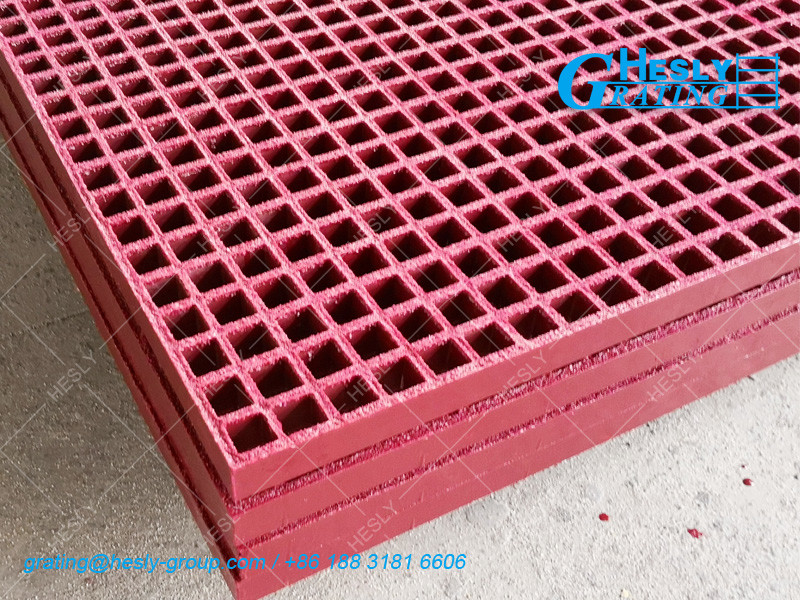 Phenolic Resin Molded Fiberglass Grating | Gritted Surface | 38mm thickness | Brow | HeslyGrating-China