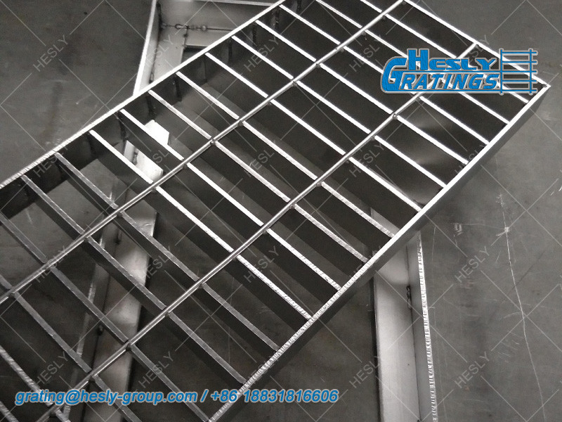 AISI304 Stainless Steel Bar Grating | Polished Finish | 40x5mm load bar | 30mm pitch - HeslyGrating, CHINA