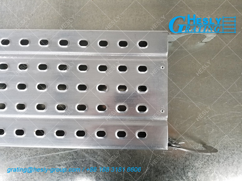 300mm width Scaffolding Steel Planks | Long 3m | 1.8mm thickness | 40mm depth | HeslyGrating Factory, China