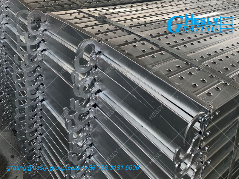 Scaffolding Perforated Steel Planks with Hook, 1.8mm thick, 250mm width, 5000m Long, HeslyGrating Factory