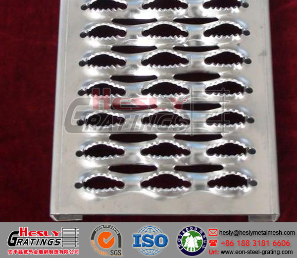 Punching Metal Safety Grating/Crocodile Stair Treads