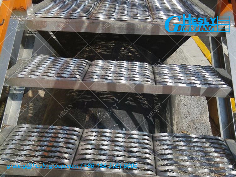 Anti Slip Safety Grating | Perforated Teeth Hole | 2.0mm thickness | 50mm height | HeslyGrating China Factory