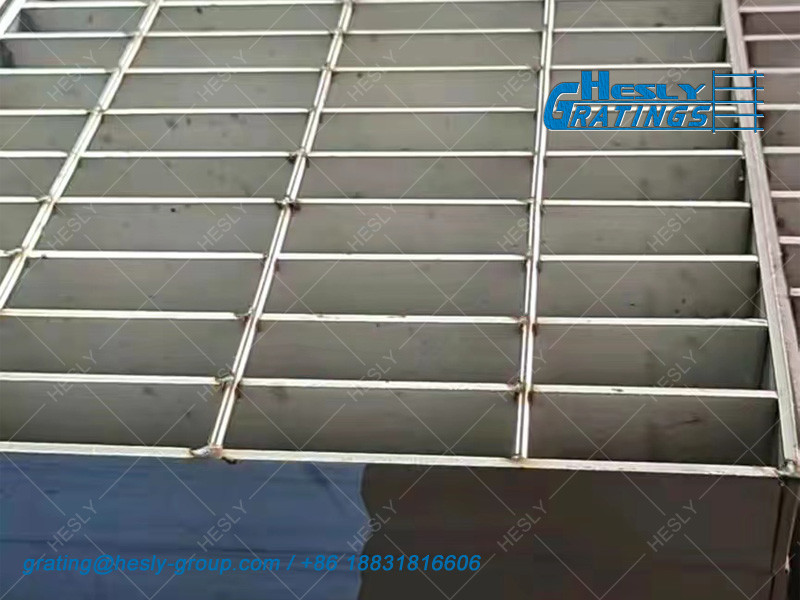 Stainless Steel 304 Welded Bar Grating | 32X3mm load bar | 6mm cross rod | 30mm pitch | Hesly Grating China Supplier