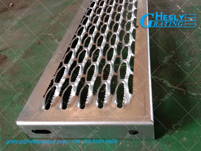 Anti skidding Safety Grip Grating | Perforated Teeth Surface | 2.0mm thickness | 50mm height | HeslyGrating China