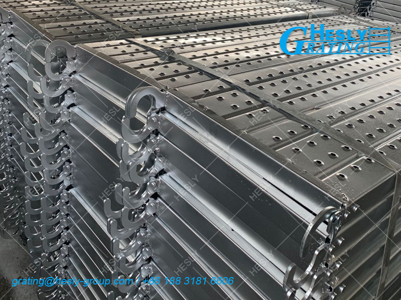 Scaffolding Steel Planks with Hook, 1.8mm thick, 250mm width, 3000m Long, HeslyGrating Factory