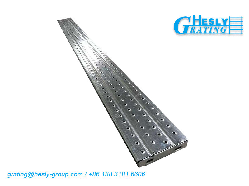 Scaffolding Steel Planks with Hook, 1.5mm thick, 300mm width, 2000m Long, HeslyGrating Factory