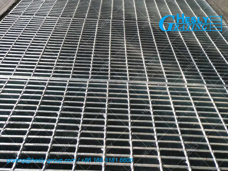 Metal Bar Grating | Round Shape | 25X5mm bearing bar | 55μm galvanised coating | Opening End | Hesly Grating, CHINA