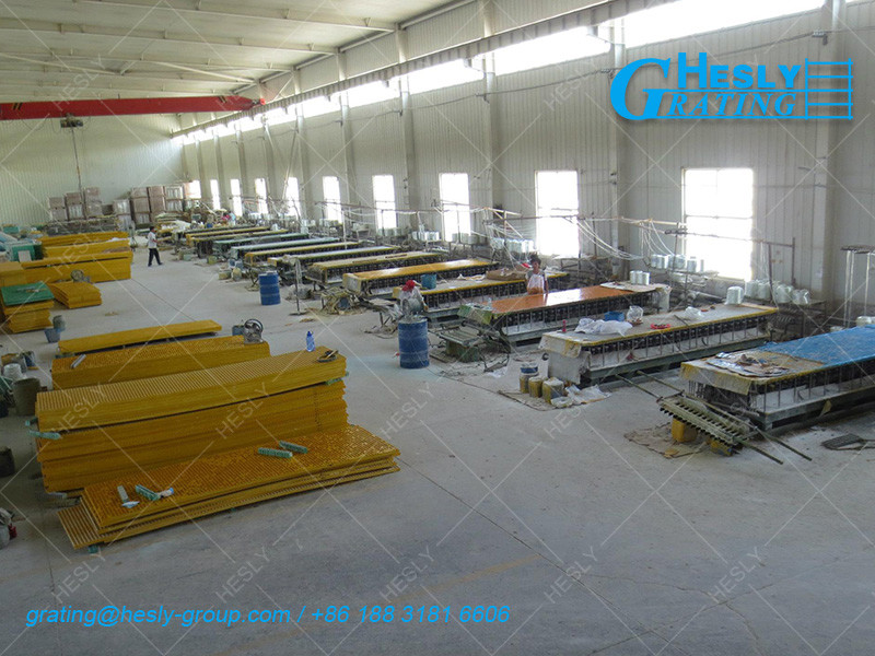Moulded GRP Grating, 25mm height, 25X25mm square hole, 1X1m sheet, Gritted Surface, Chinese factory sales