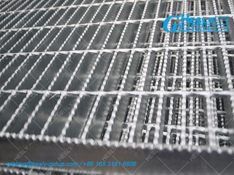 Serrated Bar Grating | 30X5mm beating bar @40mm pitch | 50 micron meter zinc layer | Hesly Grating, CHINA