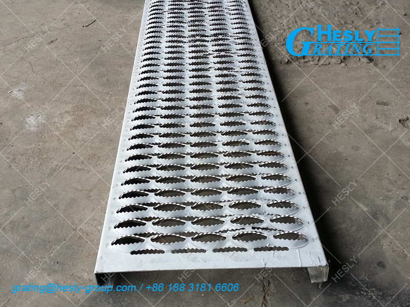 Grip Strut Safety Grating -Diamond Plank, 2.0mm thickness, 50mm height, 300X3000mm plank-HeslyGrating, China
