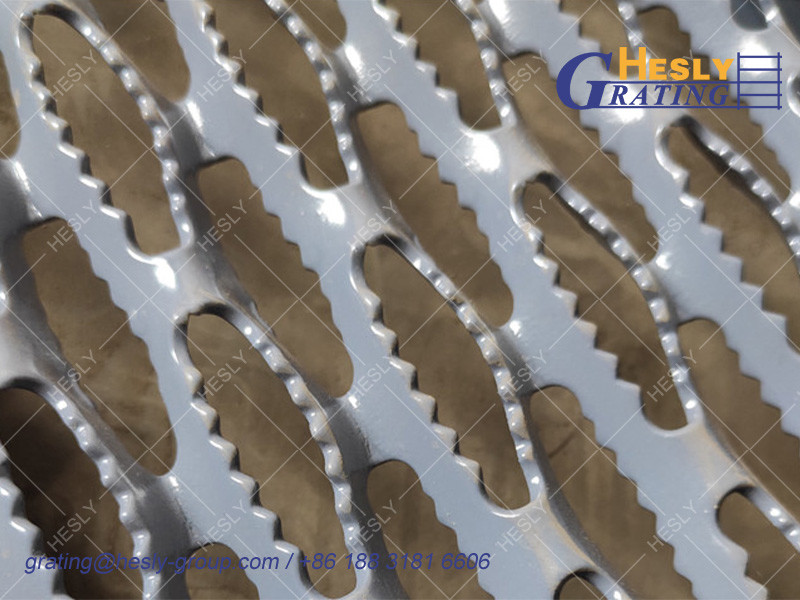 Non-Slip Safety Grip Grating Plank, Shark Mouth Grating walkway, Grey powder coated, China Grating Factory sales