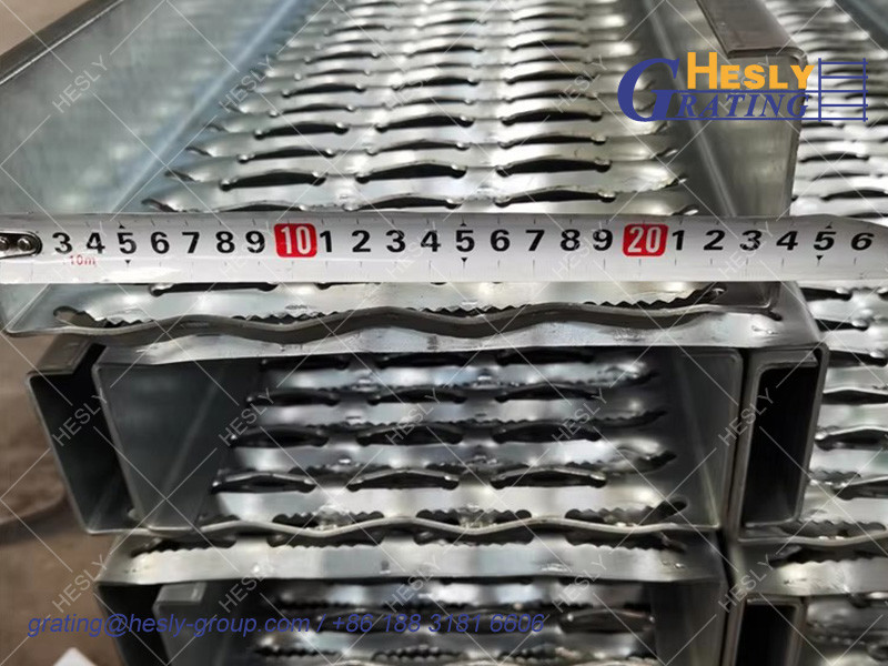 Diamond-Strut Safety Grating Plank, 350mm width, 2.0mm galvanised steel, HESLY Brand, China factory sales