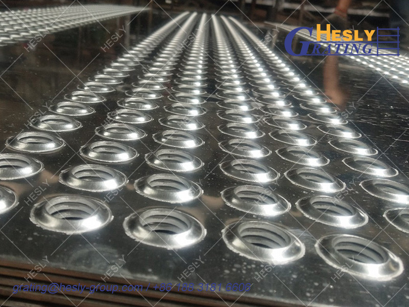 Perf-O Grip Strut Grating stairs, Width 300mmX1500mm, 2.0mm thickness, 50mm height, China HESLY Grating factory