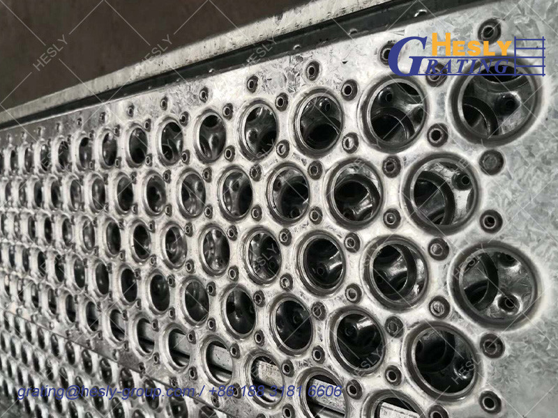 Perf-O Grip Strut Grating stairs, Width 300mmX1500mm, 2.0mm thickness, 50mm height, China HESLY Grating factory