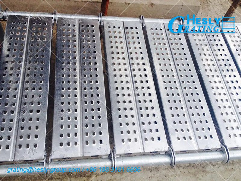 Scaffolding Metal Board Plank | 600mm*240mm*45mm | 1.8mm thickness | Galvanized | HeslyGrating Factory, China