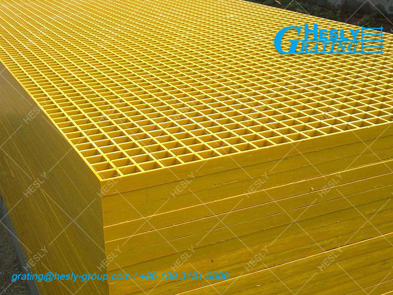 Green Moulded GRP Grating | 38X38mm square hole | 38mm thickness | photovoltaic platform  - HeslyGrating