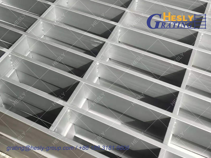 6061 Aluminium Alloy Pressure Locked Bar Grating, 30X5mm SerrateLoad bar, 30X30mm Hole, HeslyGrating-China Factory sales