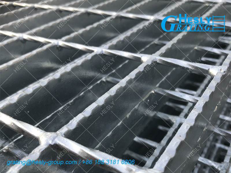 Welded Bar Grating Floor, 32*5mm load bar, High Zinc Layer, Serrated Surface, Chinese Factory sales